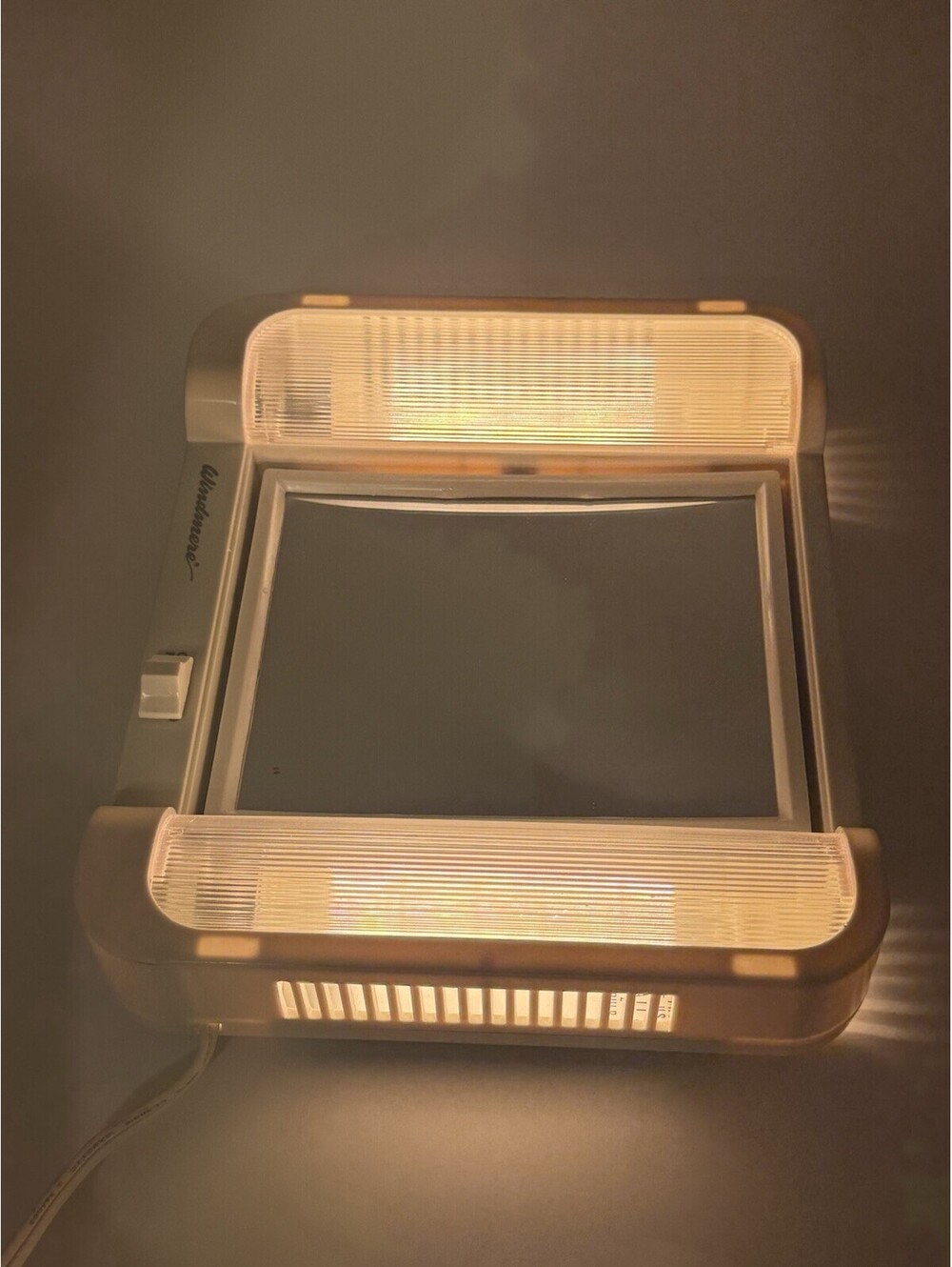 Vintage Windmere Mirror Lighted Two Sided Swivel Magnification Makeup Mirror 605